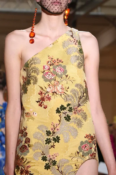 Look 13